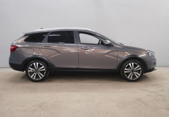 Подержанный автомобиль LADA (ВАЗ) Vesta Wagon 2020 года (4 фото)