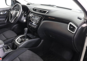 Подержанный автомобиль Nissan Qashqai 2018 года (10 фото)