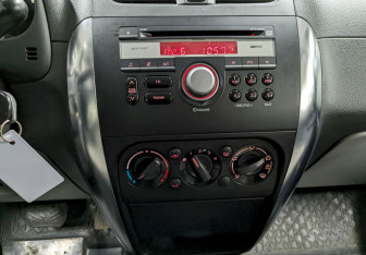 Подержанный автомобиль Suzuki SX4 Hatchback 2012 года (23 фото)