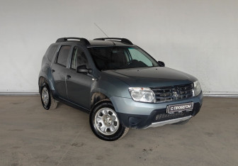 Подержанный автомобиль Renault Duster 2012 года (3 фото)