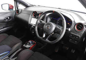 Подержанный автомобиль Nissan Note 2018 года (9 фото)