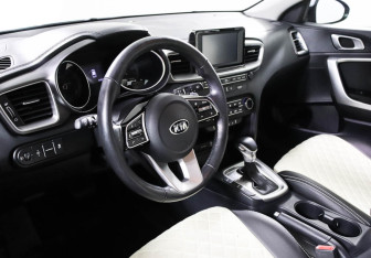 Подержанный автомобиль Kia Ceed Wagon 2019 года (7 фото)