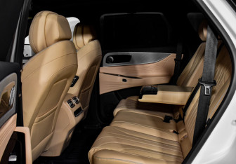 Подержанный автомобиль Jaecoo J8 2024 года (19 фото)