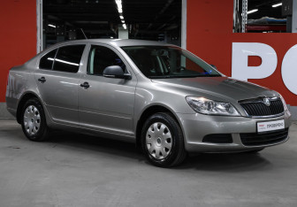 Подержанный автомобиль Skoda Octavia Liftback 2011 года (3 фото)