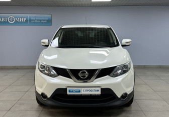 Подержанный автомобиль Nissan Qashqai 2016 года (2 фото)