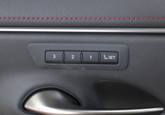 Подержанный автомобиль Lexus ES 2022 года (17 фото)