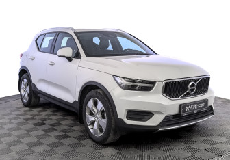 Подержанный автомобиль Volvo XC40 2018 года (3 фото)