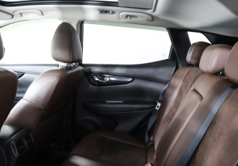 Подержанный автомобиль Nissan Qashqai 2020 года (8 фото)