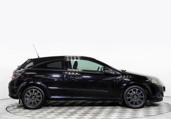 Подержанный автомобиль Opel Astra Hatchback 2008 года (7 фото)