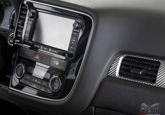 Подержанный автомобиль Mitsubishi Outlander 2014 года (15 фото)