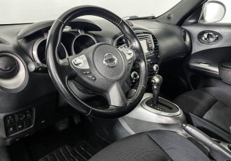 Подержанный автомобиль Nissan Juke 2011 года (13 фото)