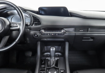 Подержанный автомобиль Mazda 3 Sedan 2020 года (9 фото)