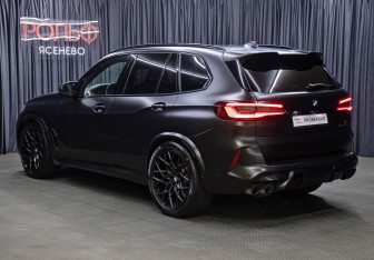 Подержанный автомобиль BMW X5 M 2021 года (7 фото)