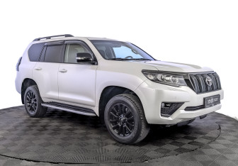 Подержанный автомобиль Toyota Land Cruiser Prado 2021 года (3 фото)