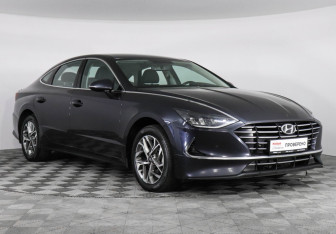 Подержанный автомобиль Hyundai Sonata 2021 года (3 фото)
