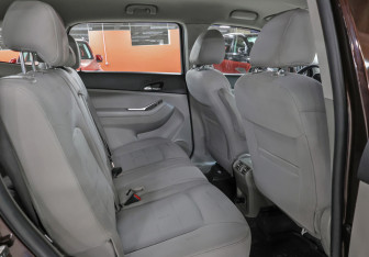 Подержанный автомобиль Chevrolet Orlando 2013 года (14 фото)