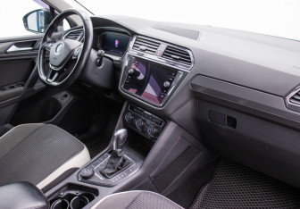 Подержанный автомобиль Volkswagen Tiguan 2019 года (10 фото)