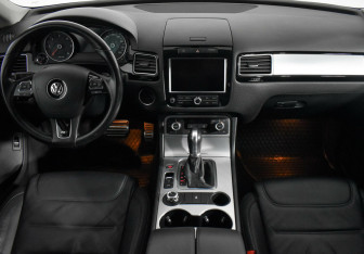 Подержанный автомобиль Volkswagen Touareg 2014 года (7 фото)