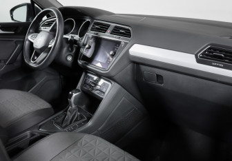 Подержанный автомобиль Volkswagen Tiguan 2020 года (9 фото)