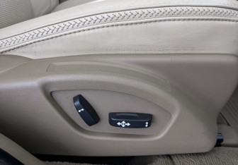 Подержанный автомобиль Volvo XC70 2011 года (26 фото)