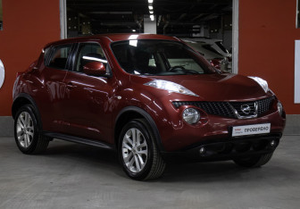 Подержанный автомобиль Nissan Juke 2014 года (3 фото)