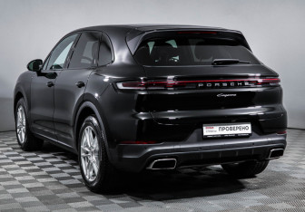 Подержанный автомобиль Porsche Cayenne 2024 года (7 фото)