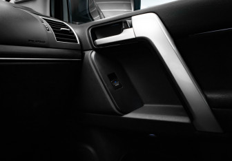 Подержанный автомобиль Toyota Land Cruiser Prado 2020 года (24 фото)