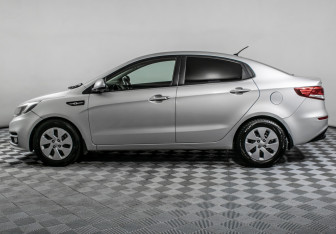Подержанный автомобиль Kia Rio Sedan 2016 года (8 фото)
