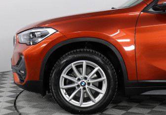Подержанный автомобиль BMW X1 2020 года (7 фото)