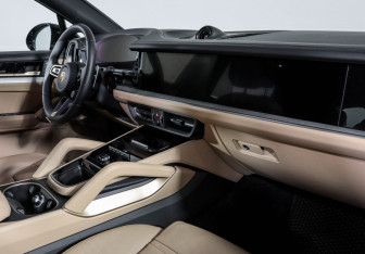 Подержанный автомобиль Porsche Cayenne 2025 года (9 фото)