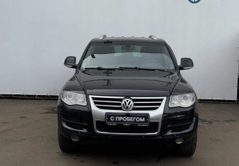 Подержанный автомобиль Volkswagen Touareg 2008 года (2 фото)