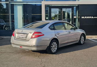 Подержанный автомобиль Nissan Teana 2011 года (5 фото)