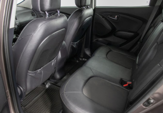 Подержанный автомобиль Hyundai ix35 2013 года (11 фото)