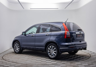 Подержанный автомобиль Honda CR-V 2011 года (7 фото)