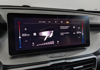 Подержанный автомобиль Geely Coolray 2022 года (26 фото)