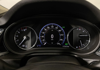 Подержанный автомобиль Opel Insignia Wagon 2019 года (11 фото)