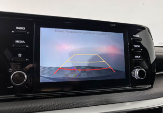 Подержанный автомобиль Kia K5 2020 года (14 фото)