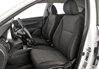 Подержанный автомобиль Kia Rio Hatchback 2021 года (19 фото)