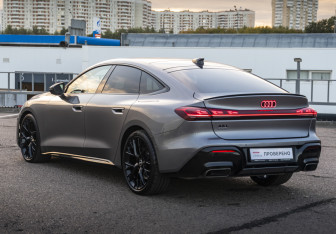 Подержанный автомобиль Audi A5 Liftback 2025 года (8 фото)