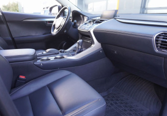 Подержанный автомобиль Lexus NX 2016 года (11 фото)