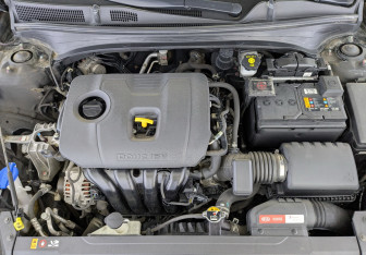 Подержанный автомобиль Kia Cerato Sedan 2019 года (9 фото)