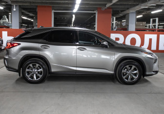 Подержанный автомобиль Lexus RX 2019 года (4 фото)