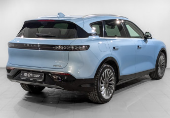 Подержанный автомобиль Voyah Free 2023 года (5 фото)