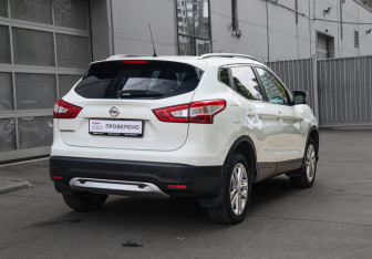 Подержанный автомобиль Nissan Qashqai 2014 года (4 фото)