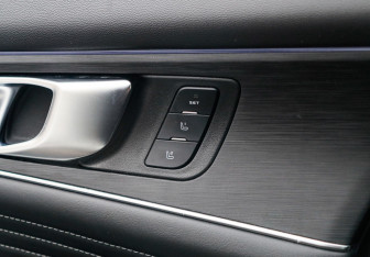 Подержанный автомобиль Changan UNI-K 2023 года (20 фото)