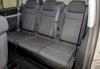 Подержанный автомобиль Peugeot Traveller 2021 года (25 фото)
