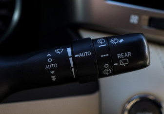 Подержанный автомобиль Lexus LX 2012 года (20 фото)