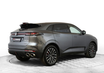 Подержанный автомобиль Changan UNI-K 2023 года (5 фото)