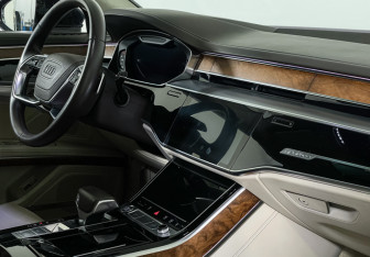 Подержанный автомобиль Audi A8 2020 года (8 фото)