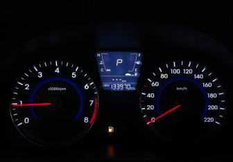 Подержанный автомобиль Hyundai Solaris Sedan 2011 года (11 фото)